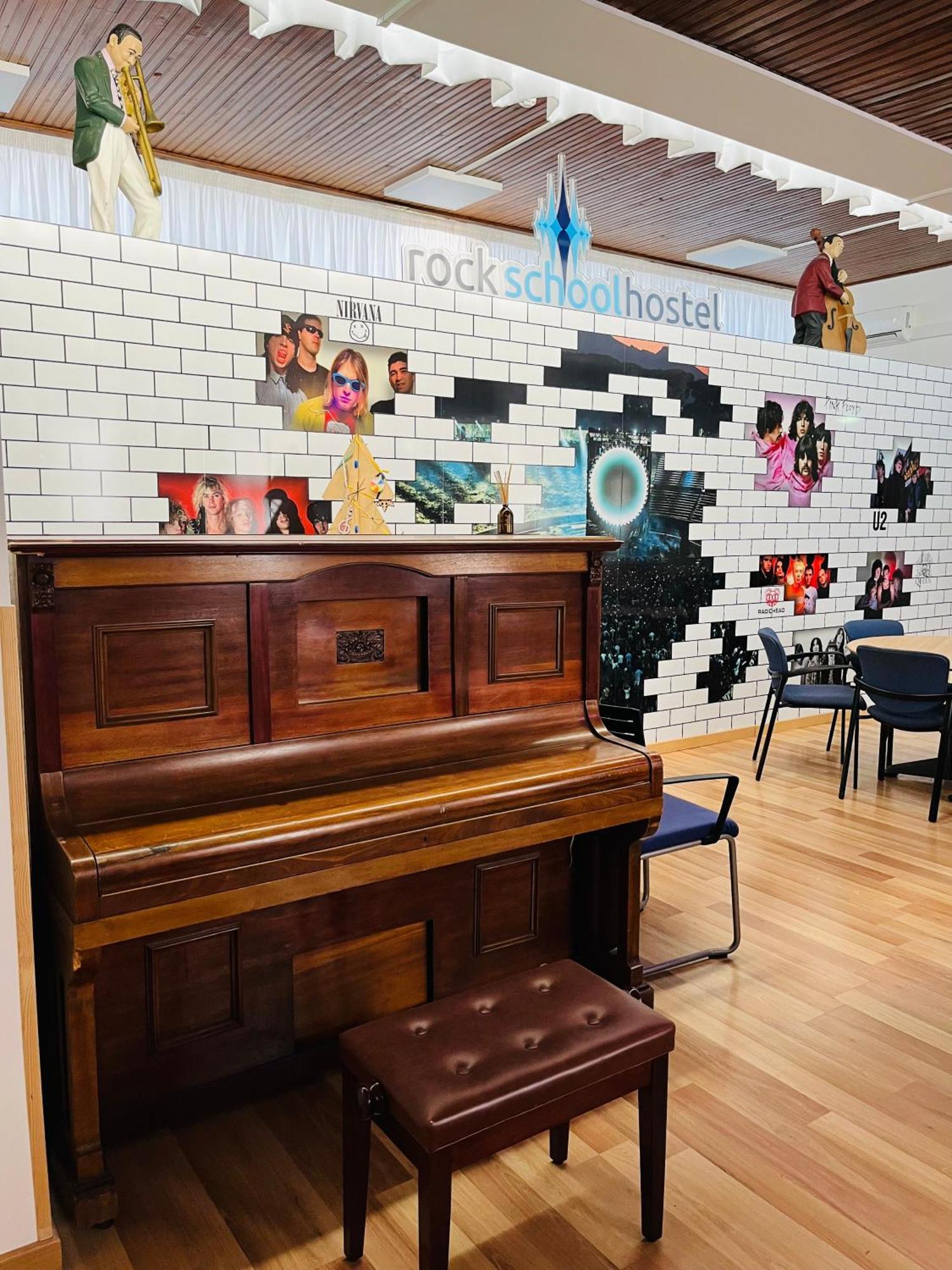 Lagos Central Rock School Hostel ,Algarve Экстерьер фото