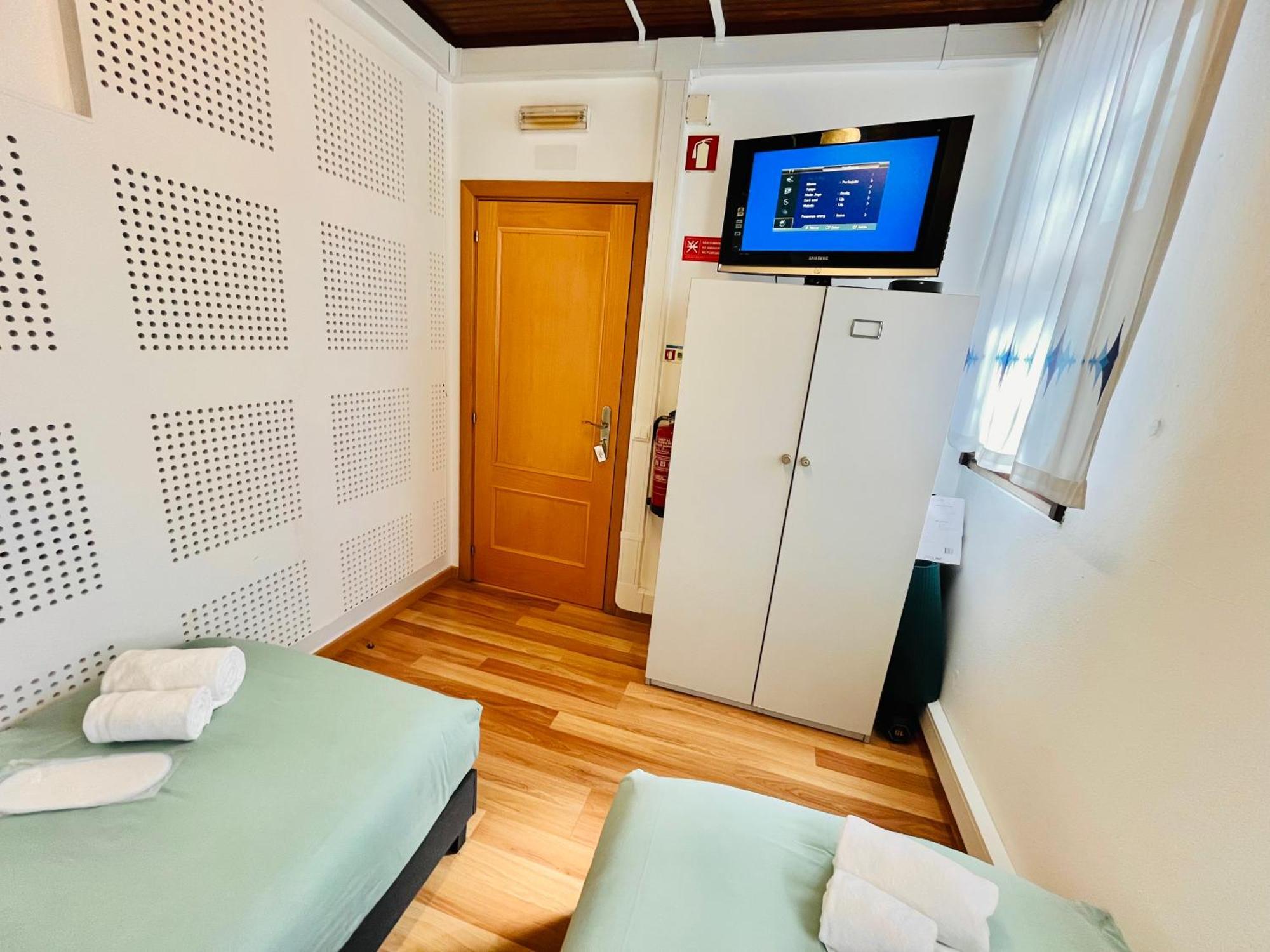 Lagos Central Rock School Hostel ,Algarve Экстерьер фото